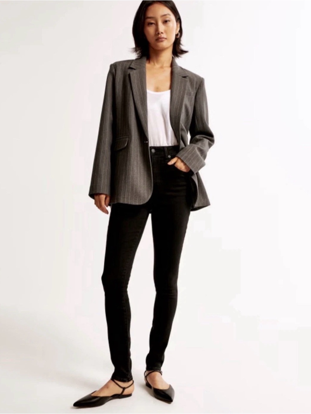 Abercrombie & Fitch Super Skinny High Rise Ankle Jeans. *Black*